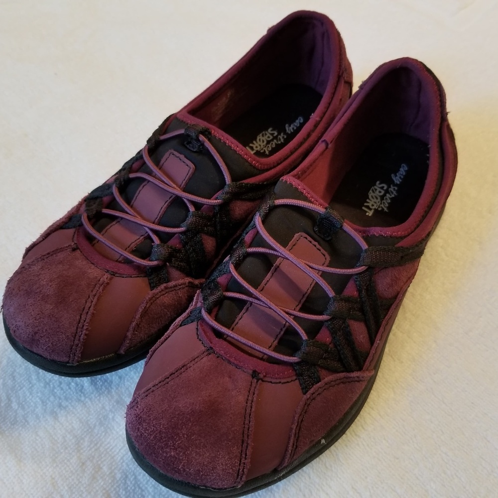 Easy Street Women's Laurel Flat